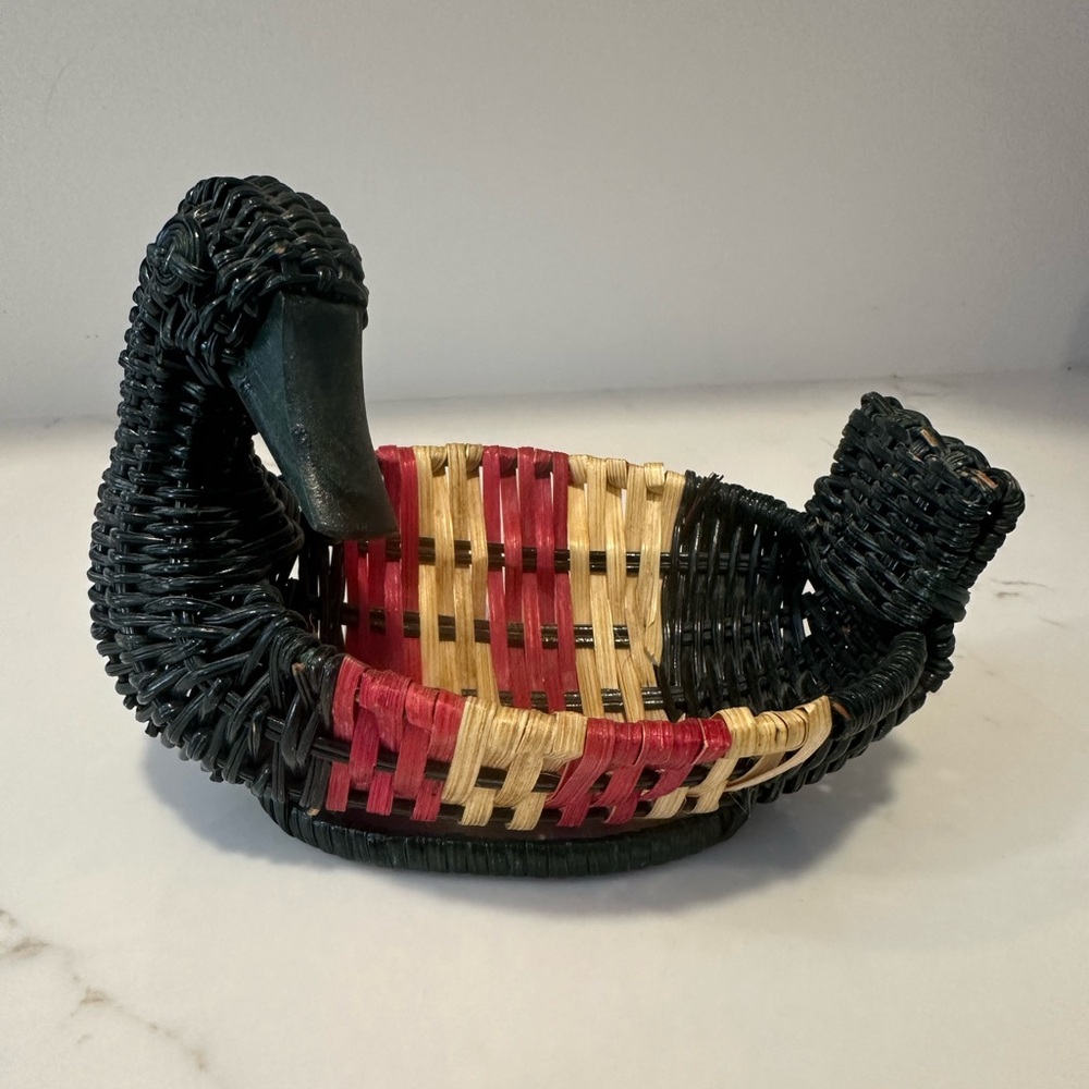 Vintage 6-Inch Duck-Shaped Woven Basket – Green, Pink & Natural